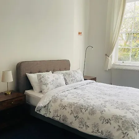 Exquisite One-bedroom Flat In Clifton, * Bristol